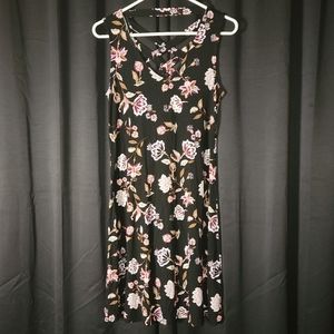 NWT Dress XS Maurices 24/7 Floral Criss Cross Back Cutout Simple Midi
